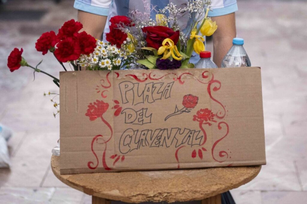 Imagen de la acampada por la vivienda de Valencia